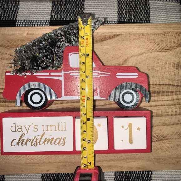 Little Red truck Christmas Advent Calendar light up - Picture 2 of 3